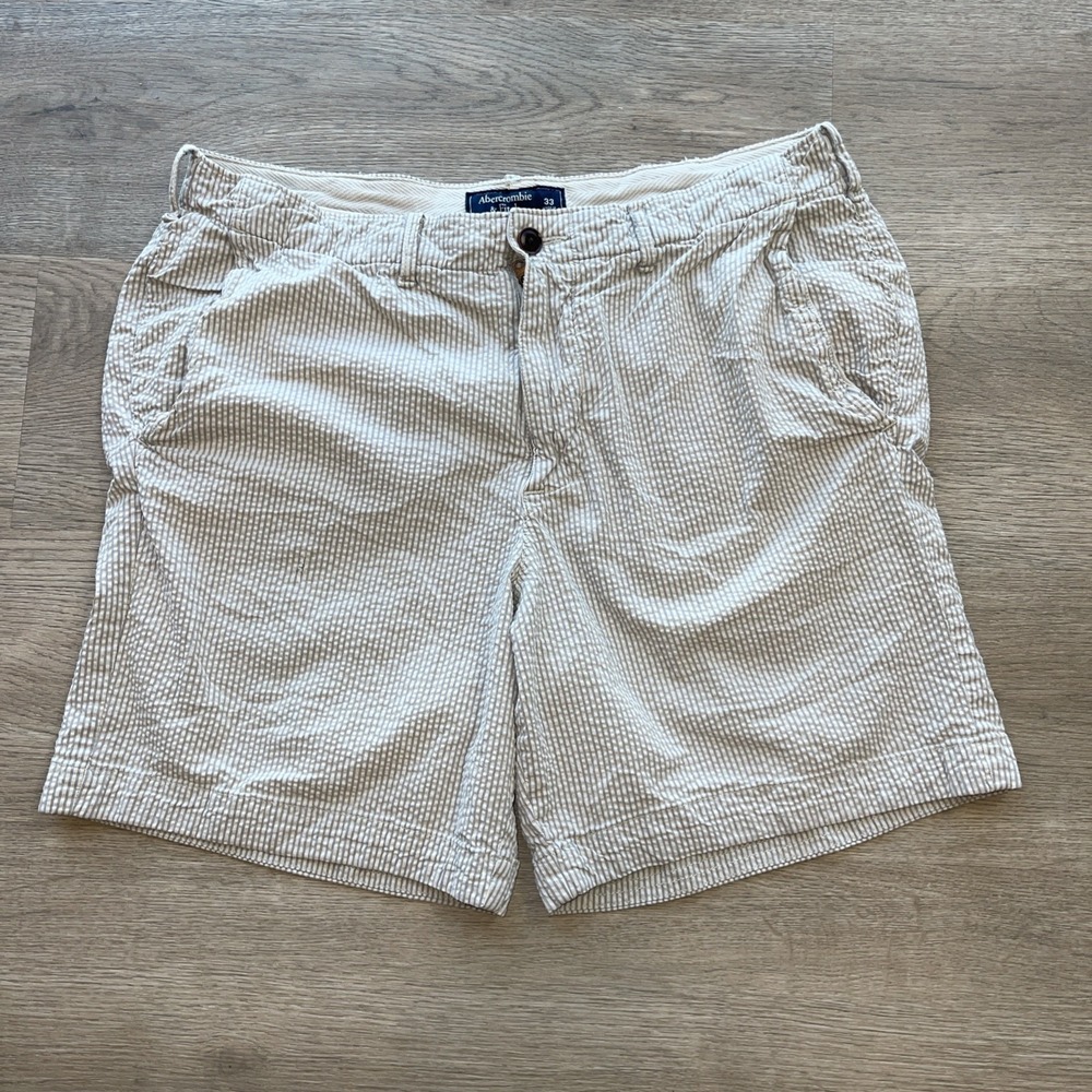 Abercrombie Men's Cotton Seersucker Gray And Khaki Striped Shorts 33
